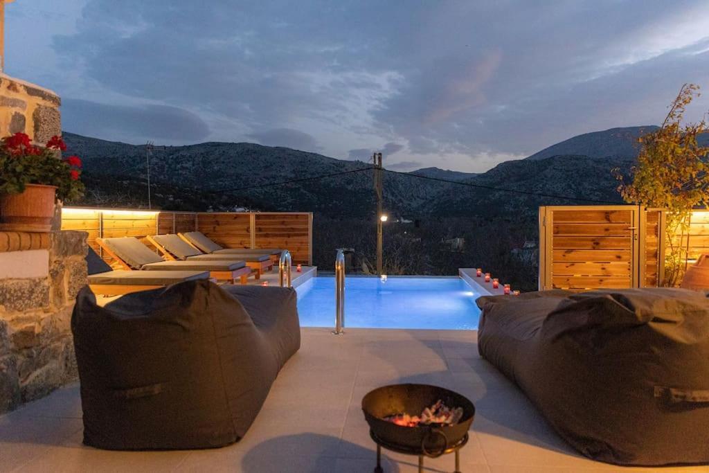 Lasithi Luxury Villa Mesa Lasithi エクステリア 写真