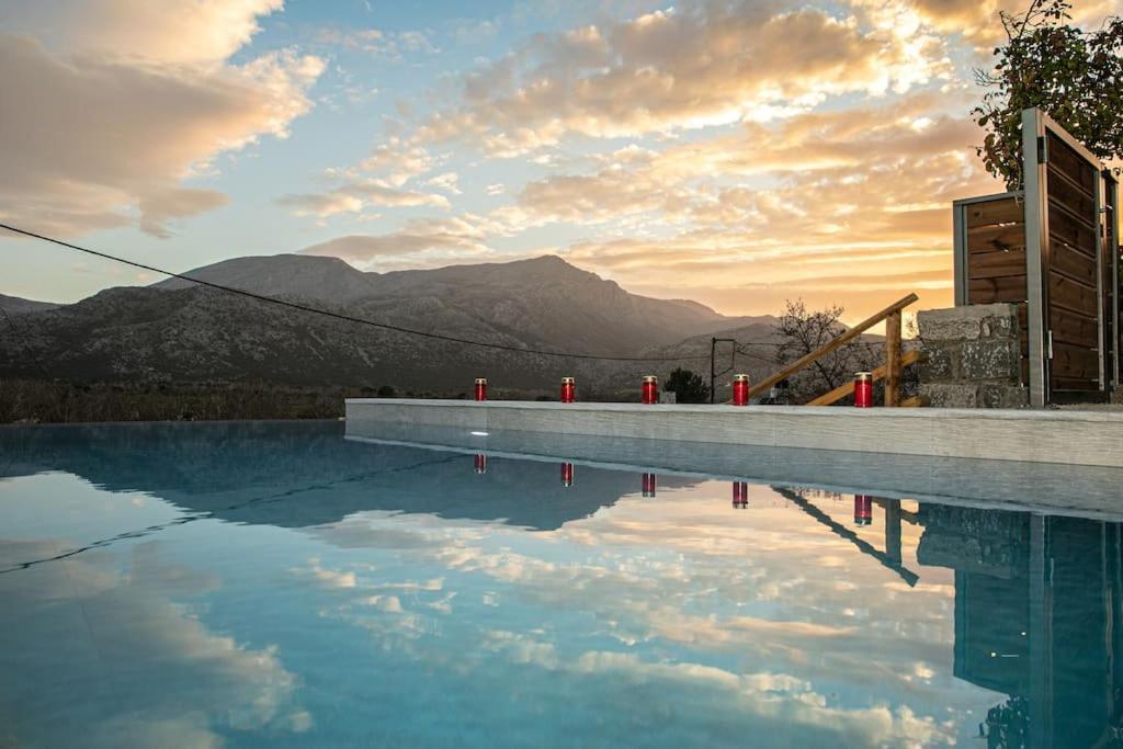 Lasithi Luxury Villa Mesa Lasithi エクステリア 写真